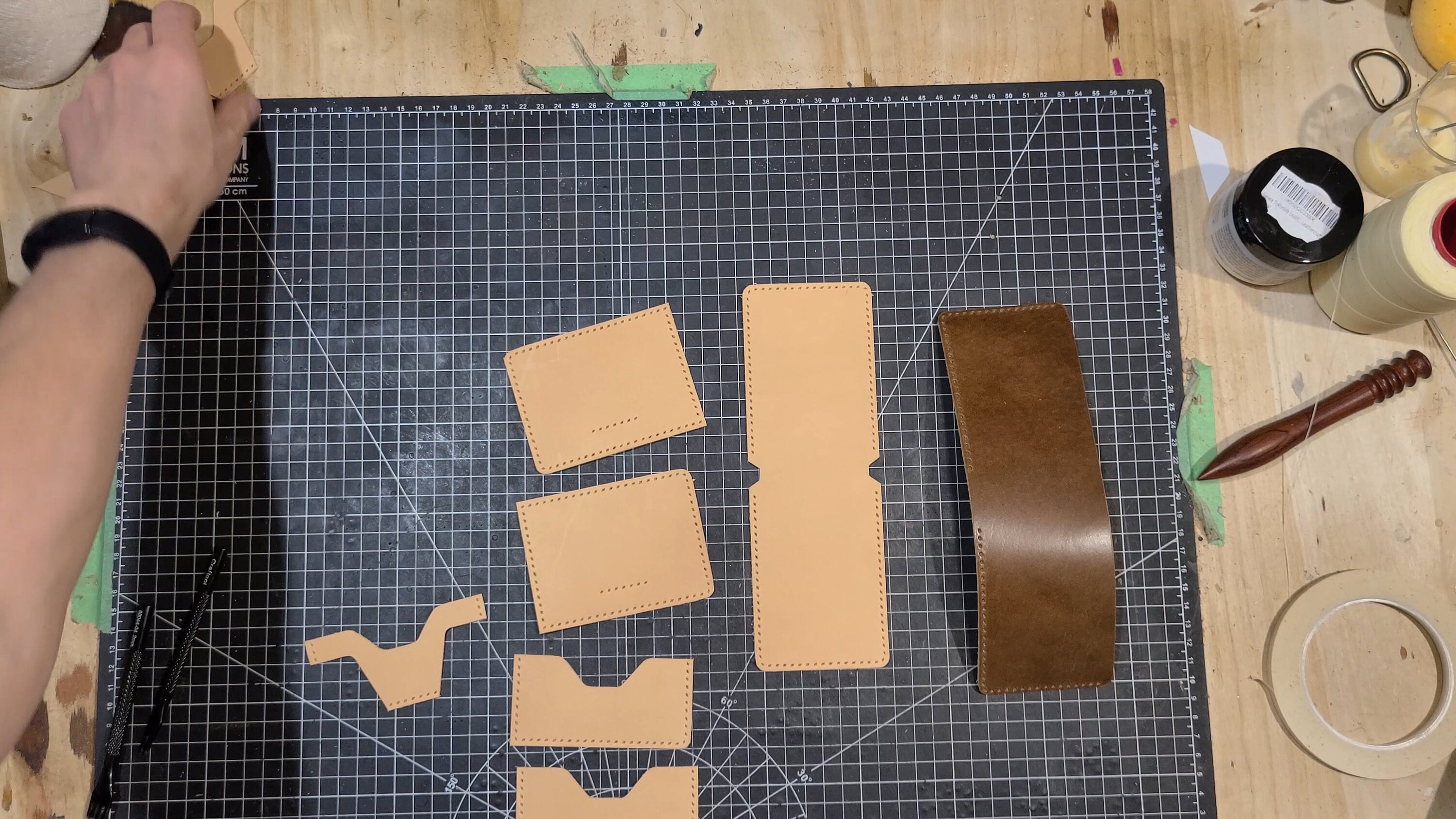 Bifold 4-Card Wallet - DIY Leathercraft PDF Pattern with Video Tutorial