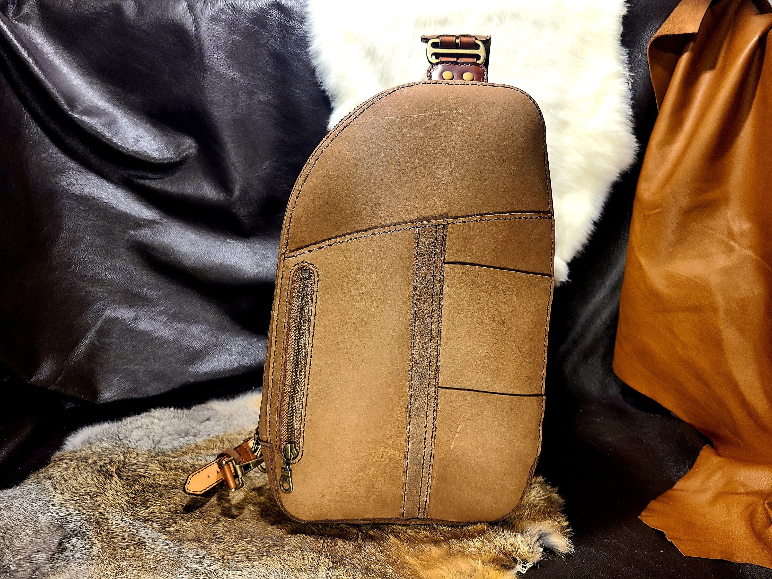 Leather Sling Bag - DIY Leather Pattern PDF Tutorial with Video - Traveller's Day Pack